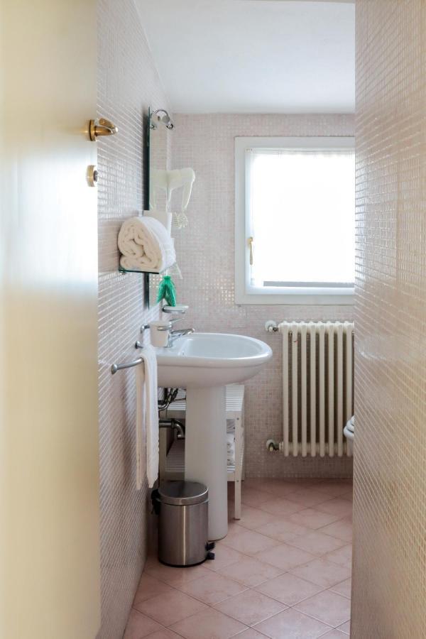 Villa Meli Lupi - Residenze Temporanee Parma Esterno foto