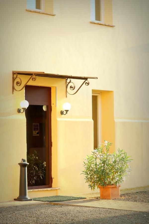 Villa Meli Lupi - Residenze Temporanee Parma Esterno foto