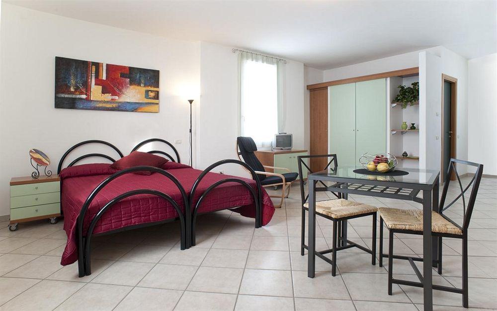 Villa Meli Lupi - Residenze Temporanee Parma Esterno foto