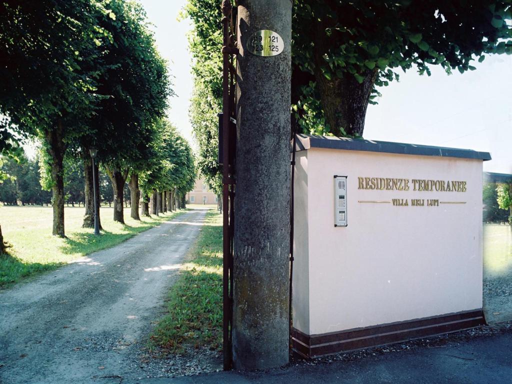 Villa Meli Lupi - Residenze Temporanee Parma Esterno foto