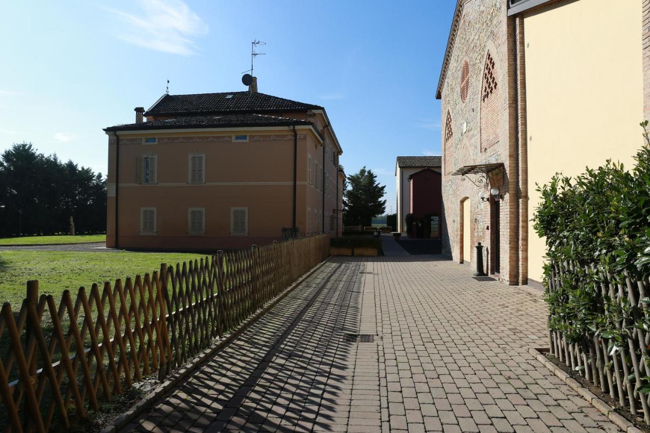 Villa Meli Lupi - Residenze Temporanee Parma Esterno foto